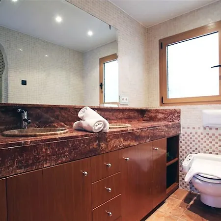 Wonderful 4 Bedroom In Apartman Sitges